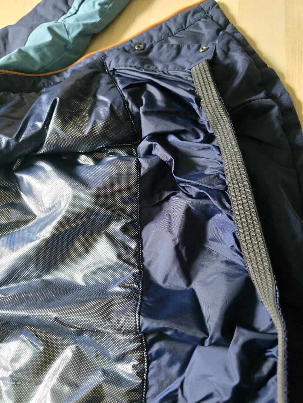 Columbia Valley Runner Jacket Size Medium (10/12)